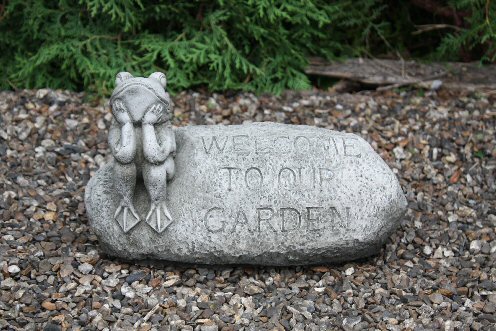 KA114 Large Welcome Frog Stone KA114 Large Welcome Frog Stone
